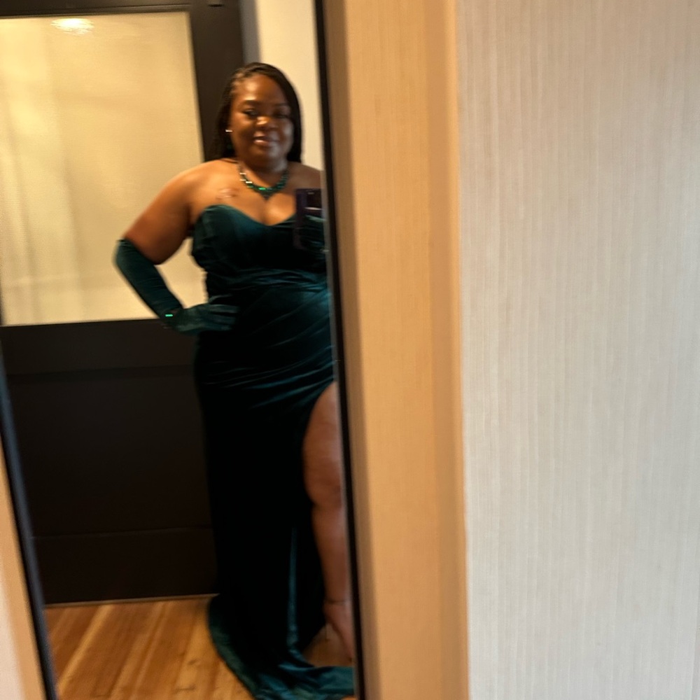 Fashion Nova Strapless Green Dress